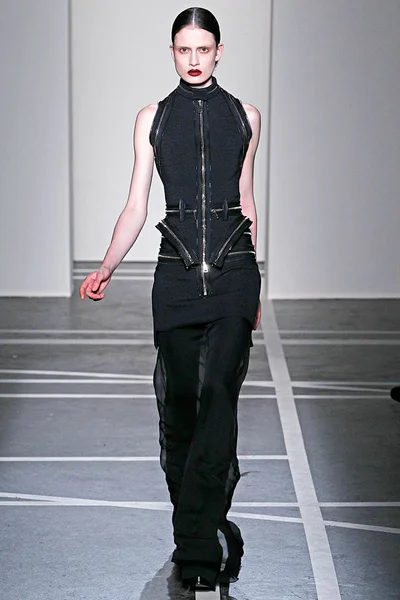 Look 25